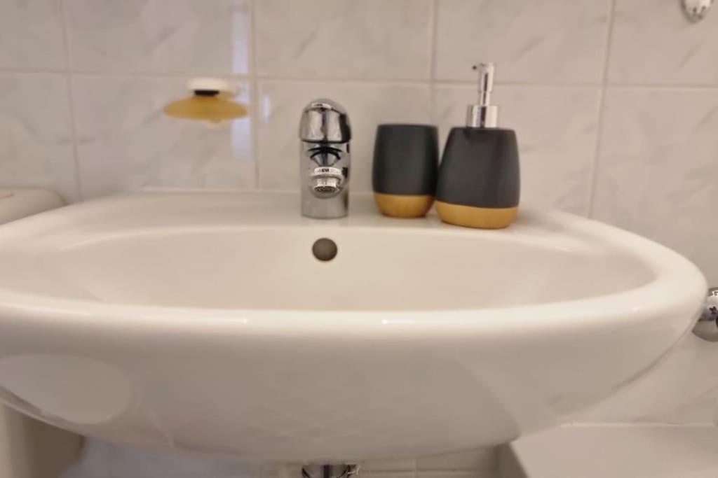Private Zimmer Am Dresden Hauptbahnhof エクステリア 写真